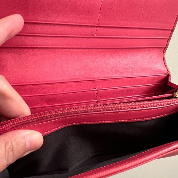 FENDI Bi-fold long wallet, dark pink. Small rubbing on edges - Picture 10 of 13